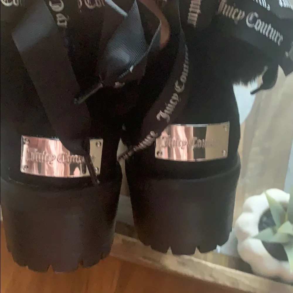 Juicy‎ Couture New furry warm winter ankle boots